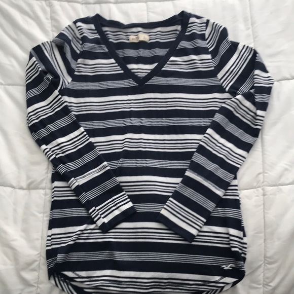 Hollis yet v-neck long sleeve top. Size large - Picture 1 of 2